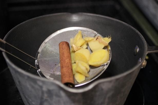 Homemade Natural Cough Drops: Soothe Coughs and Sore Throats with Ginger, Honey, and Lemon