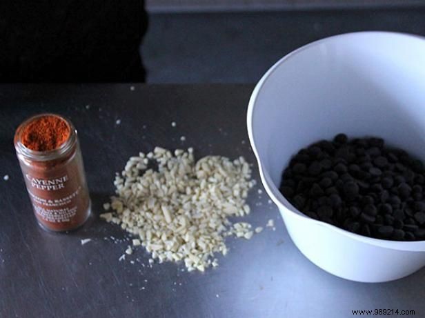 How to Make Authentic Mexican Hot Chocolate Spoons with Cayenne Kick