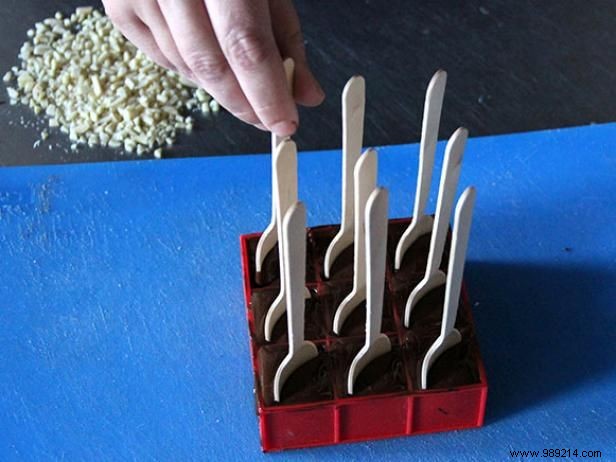 How to Make Authentic Mexican Hot Chocolate Spoons with Cayenne Kick