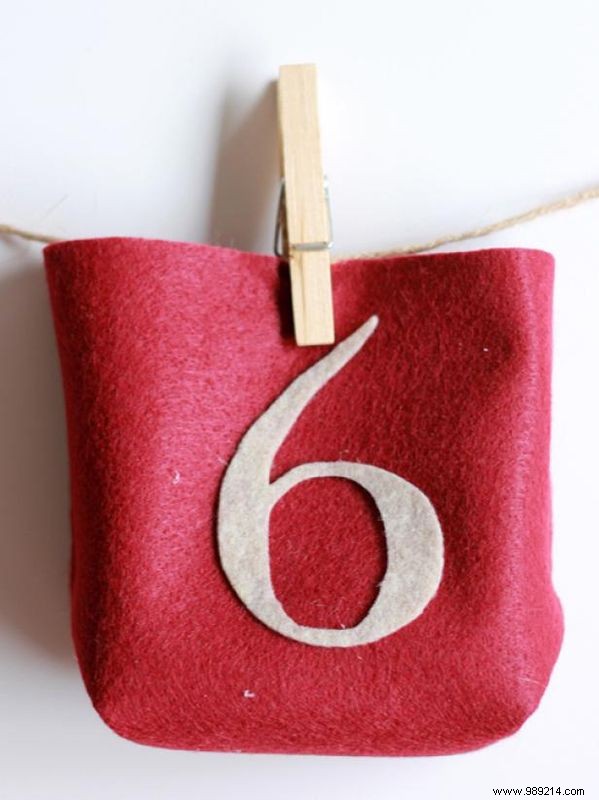 Easy No-Sew DIY Advent Calendar Bags: Step-by-Step Tutorial by Jessica Peterson