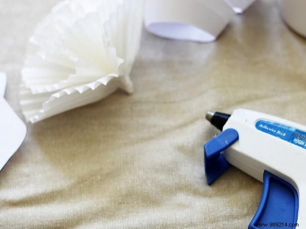 DIY Paper Carnations: Easy Tutorial with Cupcake Liners, Coffee Filters, or Cardstock