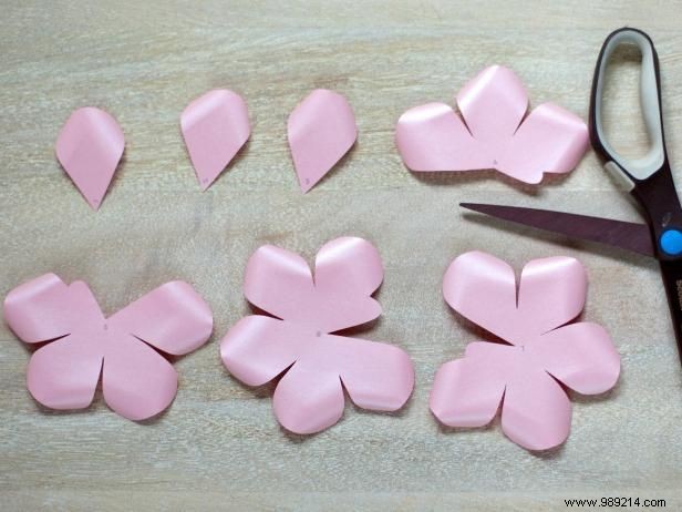 How to Craft Realistic Paper Roses: Expert Step-by-Step DIY Guide