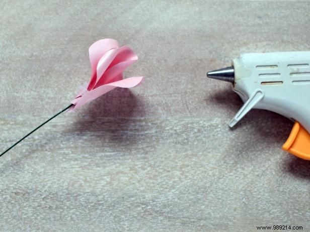 How to Craft Realistic Paper Roses: Expert Step-by-Step DIY Guide