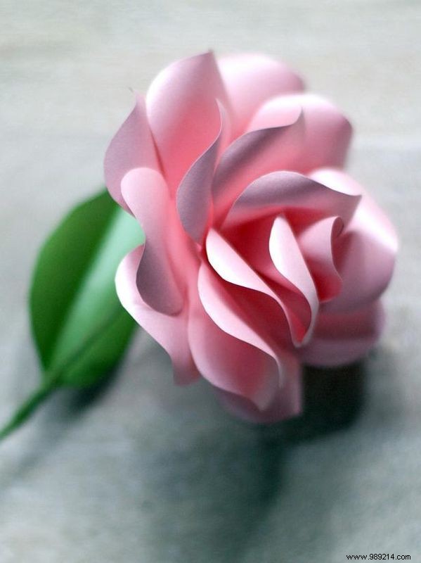 How to Craft Realistic Paper Roses: Expert Step-by-Step DIY Guide