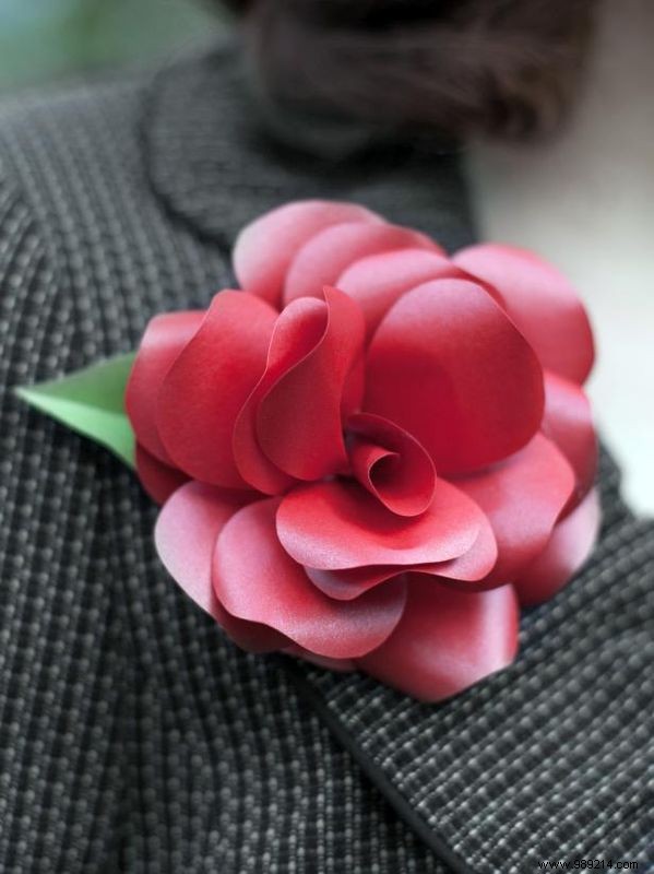 How to Craft Realistic Paper Roses: Expert Step-by-Step DIY Guide