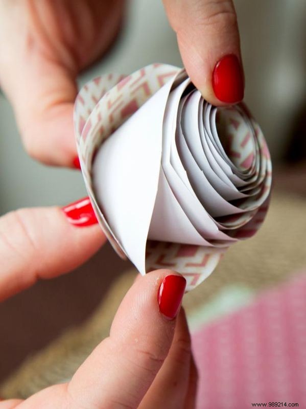 DIY Rosebud Paper Streamers: Expert Step-by-Step Party Decoration Guide
