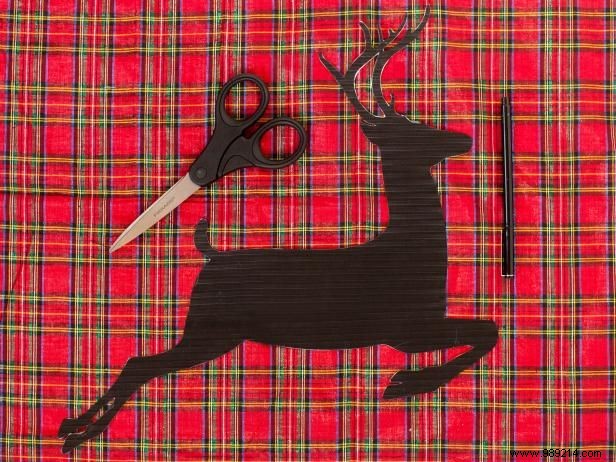 DIY Checkered Christmas Reindeer Canvas Art: Expert Step-by-Step Guide