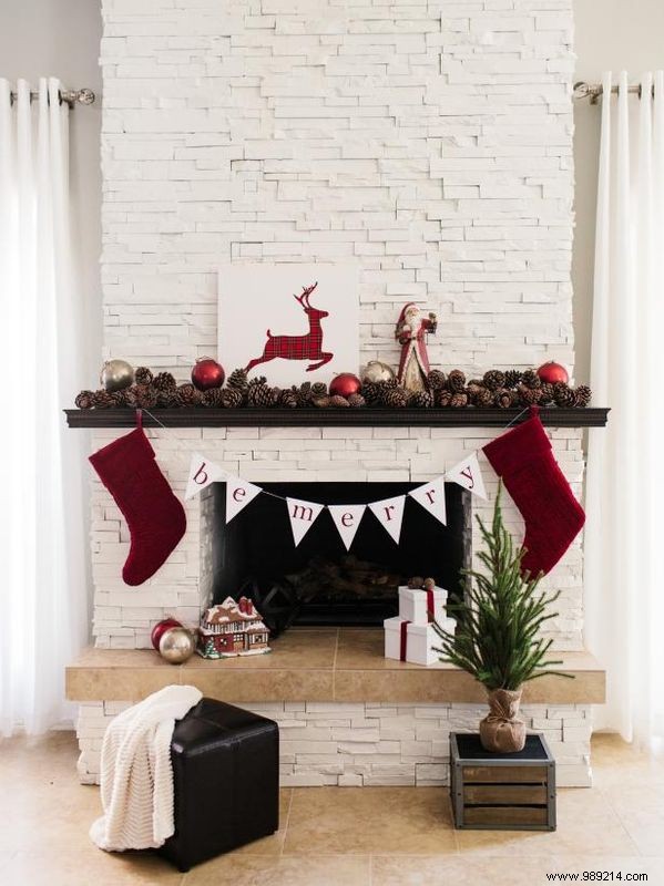 DIY Checkered Christmas Reindeer Canvas Art: Expert Step-by-Step Guide