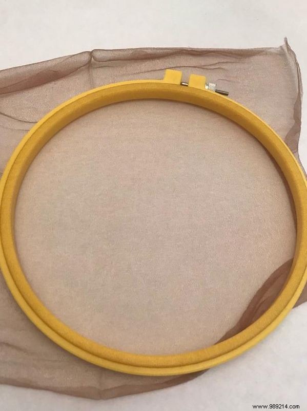 Easy DIY Screen Printing on T-Shirts Using Pantyhose: Expert Step-by-Step Guide