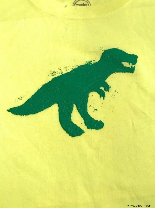 Easy DIY Screen Printing on T-Shirts Using Pantyhose: Expert Step-by-Step Guide