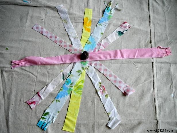 DIY Vintage Tablecloth Weights: Simple Picnic Table Tutorial with Sheets and Stones