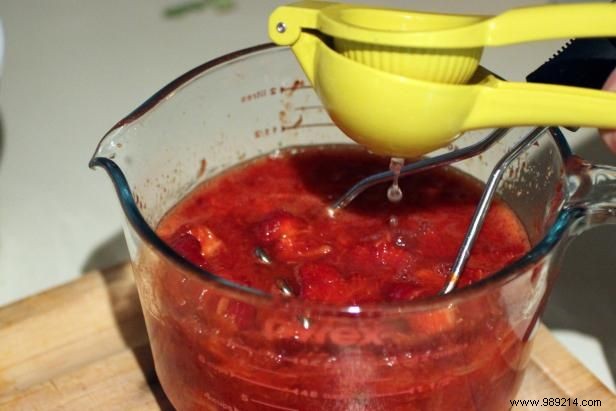 Easy Homemade Strawberry Jam Recipe Without Pectin: A Step-by-Step Guide
