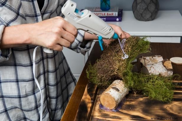 Create Stunning 3D Moss and Wood Wall Art: Expert DIY Guide