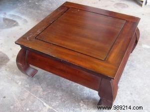 Revamp Your Old Wooden Table: Expert Guide to Painting and Stenciling