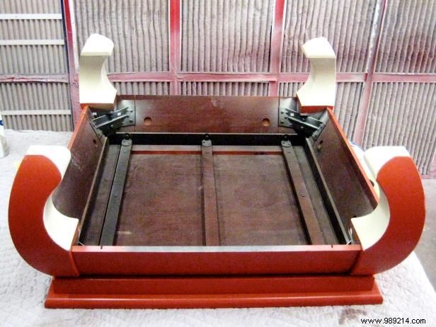 Revamp Your Old Wooden Table: Expert Guide to Painting and Stenciling