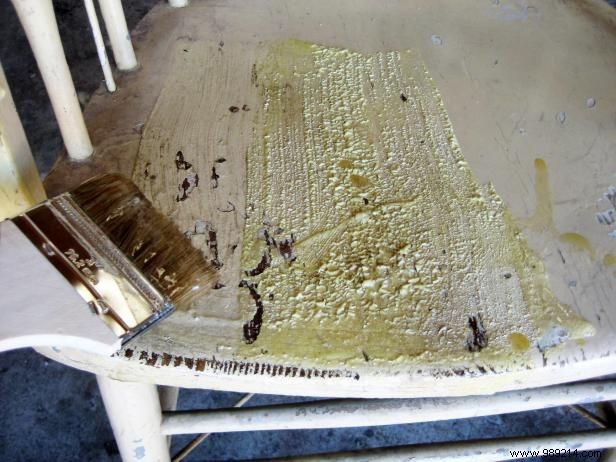 Expert Guide: Painting Wooden Furniture for a Timeless Aged, Distressed Look