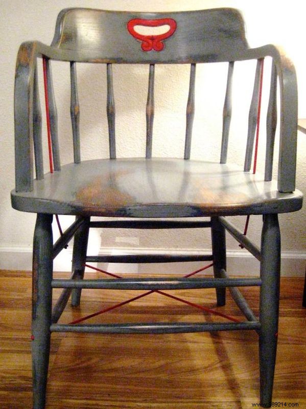 Expert Guide: Painting Wooden Furniture for a Timeless Aged, Distressed Look