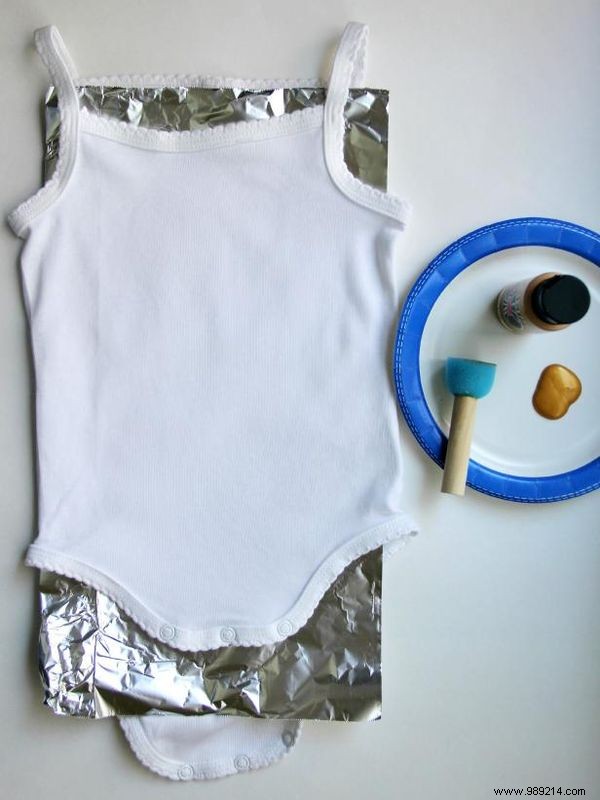Expert DIY Guide: Painting Gold Polka Dots on Baby Onesies