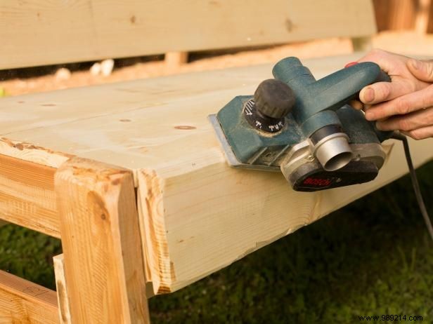 DIY Guide: Paint Nautical Signal Flags on Your Wooden Bench for Coastal Charm