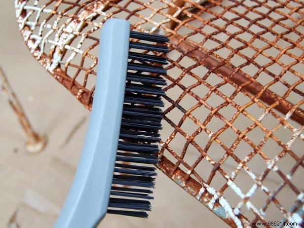 Expert Guide: How to Restore and Paint Rusty Metal Chairs
