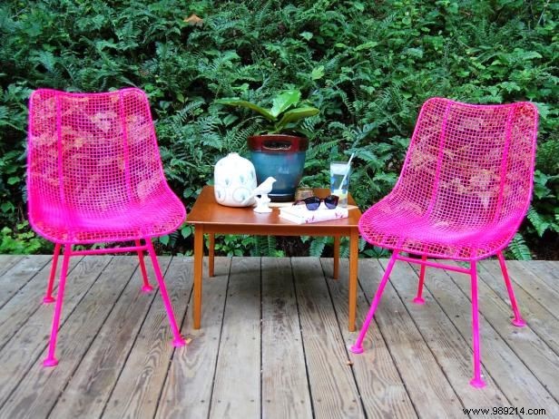 Expert Guide: How to Restore and Paint Rusty Metal Chairs