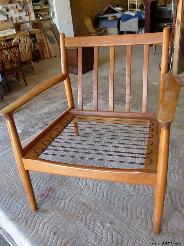 Restoring a Vintage Mid-Century Modern Teak Chair: Expert Step-by-Step Guide