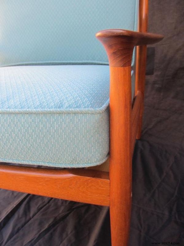 Restoring a Vintage Mid-Century Modern Teak Chair: Expert Step-by-Step Guide