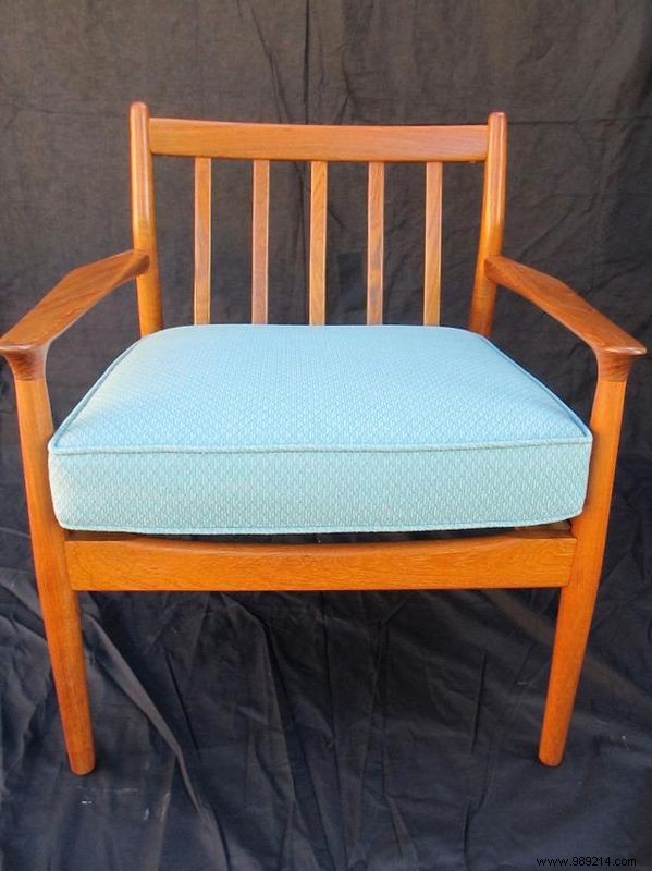 Restoring a Vintage Mid-Century Modern Teak Chair: Expert Step-by-Step Guide