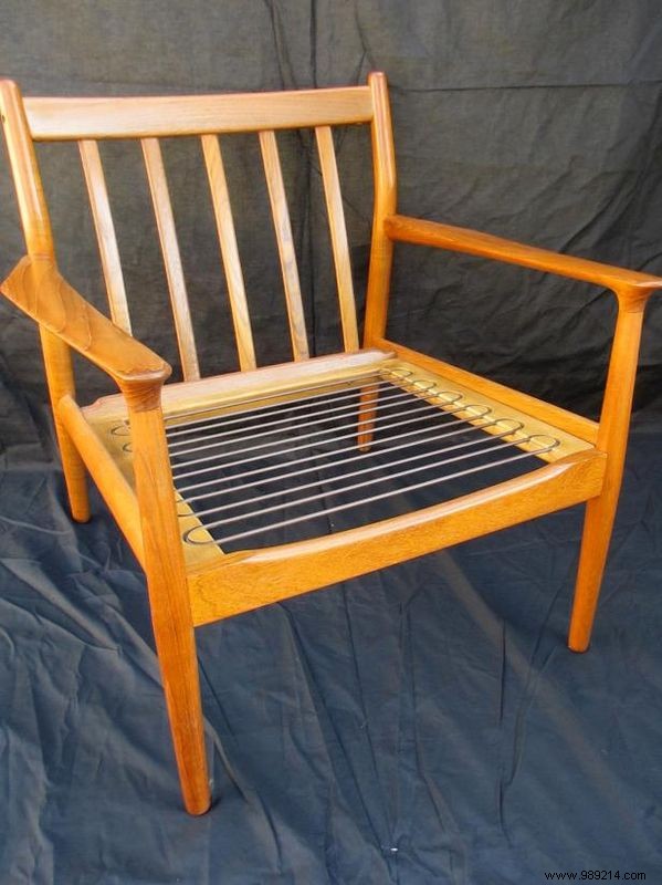 Restoring a Vintage Mid-Century Modern Teak Chair: Expert Step-by-Step Guide