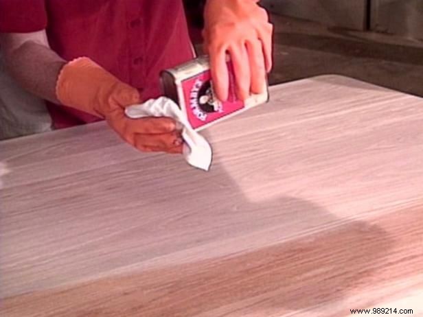 Expert Guide: How to Refinish a Wooden Table Step by Step