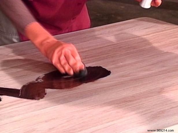 Expert Guide: How to Refinish a Wooden Table Step by Step