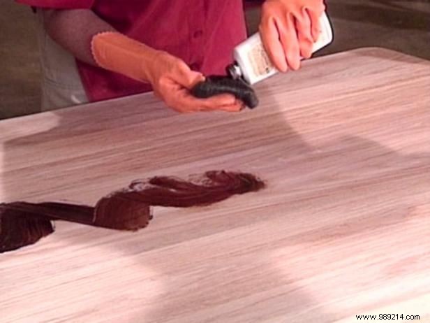 Expert Guide: How to Refinish a Wooden Table Step by Step