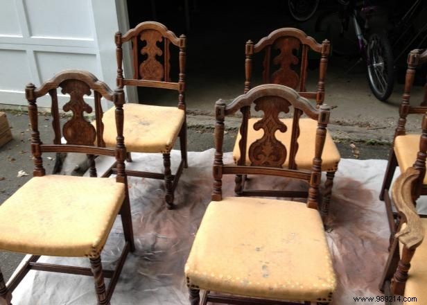 Expert DIY Guide: How to Reupholster and Refresh Old Dining Room Chairs
