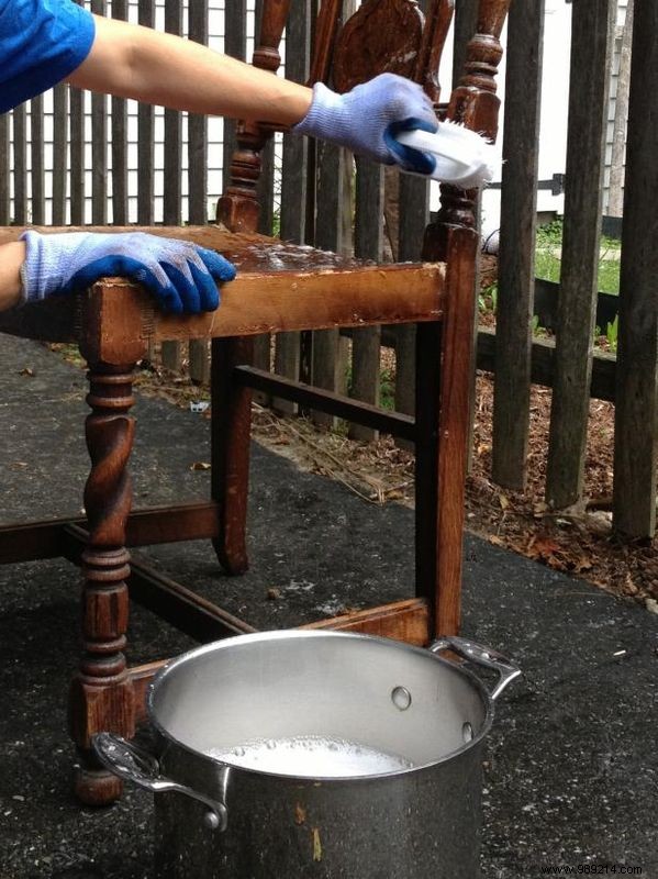 Expert DIY Guide: How to Reupholster and Refresh Old Dining Room Chairs