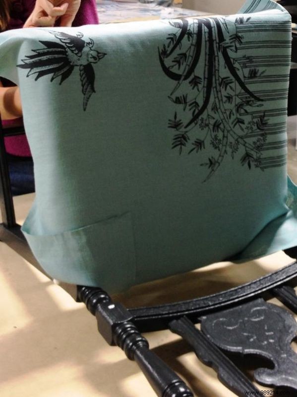 Expert DIY Guide: How to Reupholster and Refresh Old Dining Room Chairs