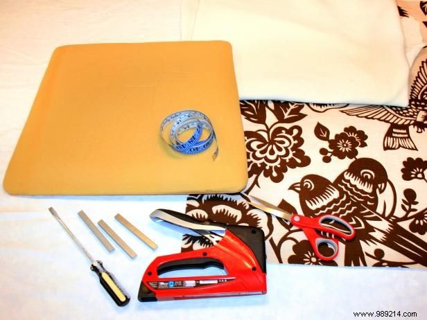 Expert Step-by-Step Guide: Reupholstering Your Dining Room Chair