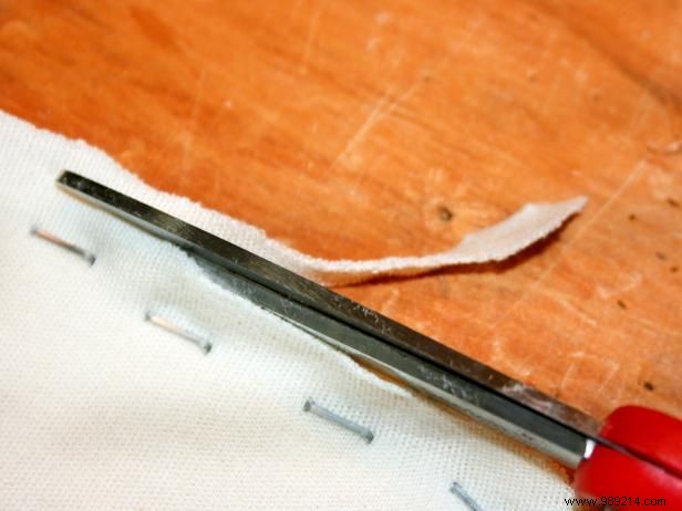 Expert Step-by-Step Guide: Reupholstering Your Dining Room Chair