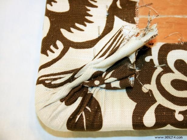 Expert Step-by-Step Guide: Reupholstering Your Dining Room Chair