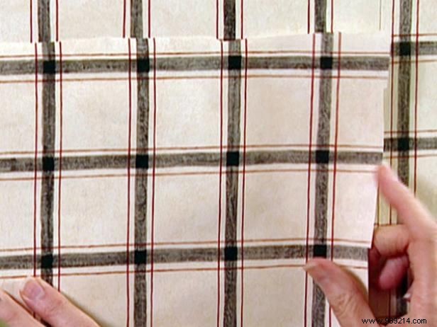 Expert DIY Guide: How to Seamlessly Repair a Section of Damaged Wallpaper