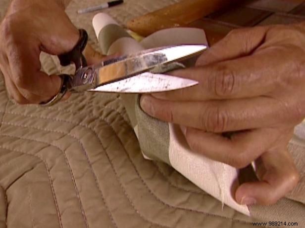 Expert Step-by-Step Guide: How to Reupholster a Seat Cushion