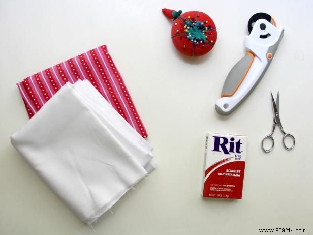 Easy DIY Color Block Christmas Stocking: Step-by-Step Sewing and Dip-Dyeing Guide