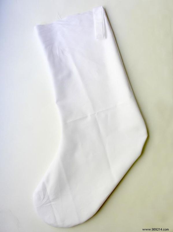 Easy DIY Color Block Christmas Stocking: Step-by-Step Sewing and Dip-Dyeing Guide