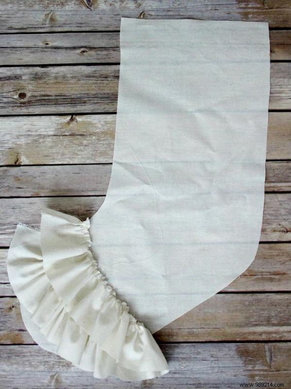 How to Sew a Festive Christmas Stocking with Curly Ruffles: Expert Step-by-Step Guide