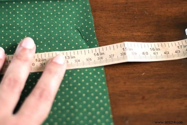 How to Sew a Personalized Festive Holiday Pillow: Expert Step-by-Step Guide