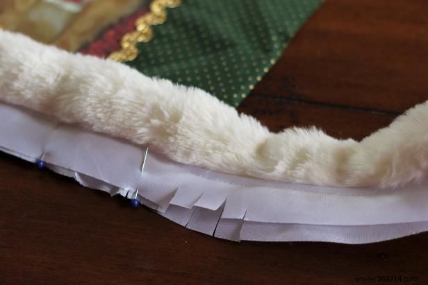 How to Sew a Personalized Festive Holiday Pillow: Expert Step-by-Step Guide