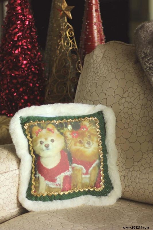 How to Sew a Personalized Festive Holiday Pillow: Expert Step-by-Step Guide