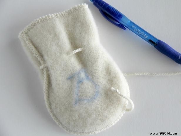 DIY: Transform Baby s First Mittens into a Cherished Christmas Tree Ornament