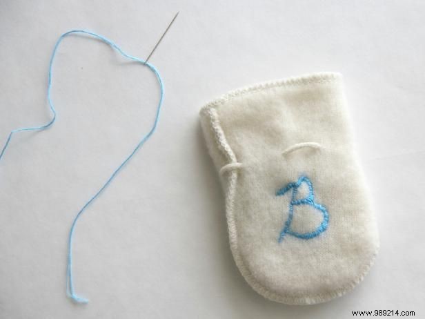 DIY: Transform Baby s First Mittens into a Cherished Christmas Tree Ornament