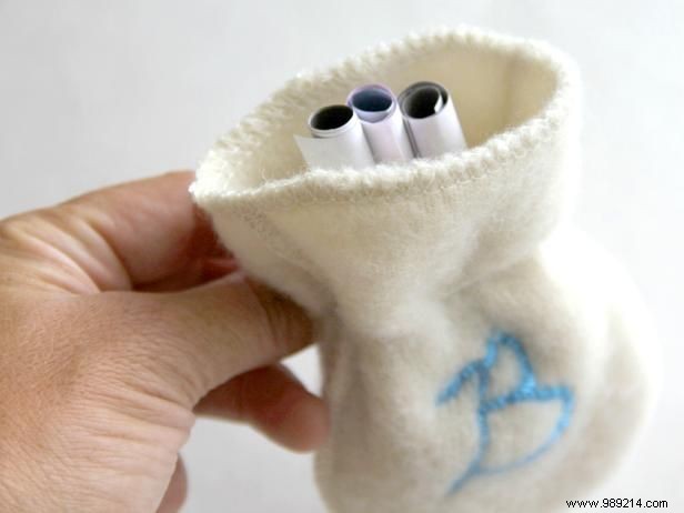 DIY: Transform Baby s First Mittens into a Cherished Christmas Tree Ornament