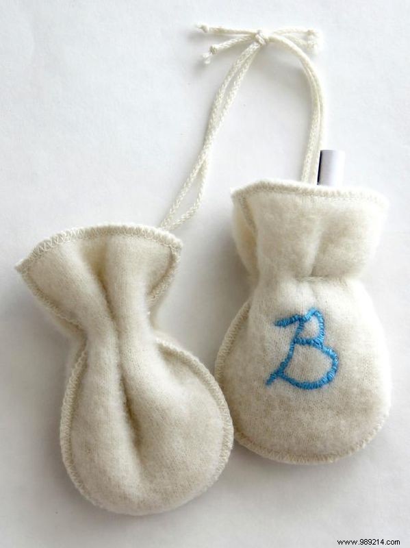 DIY: Transform Baby s First Mittens into a Cherished Christmas Tree Ornament